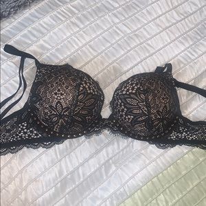 Victoria’s Secret Lace Bombshell Push-Up Bra